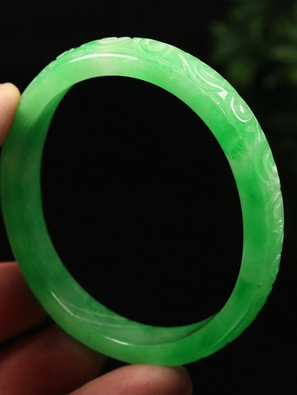 Emerald Green Burma Jadeite Jade Oval Bracelet Bangle Hand-carved Ruyi A-121850